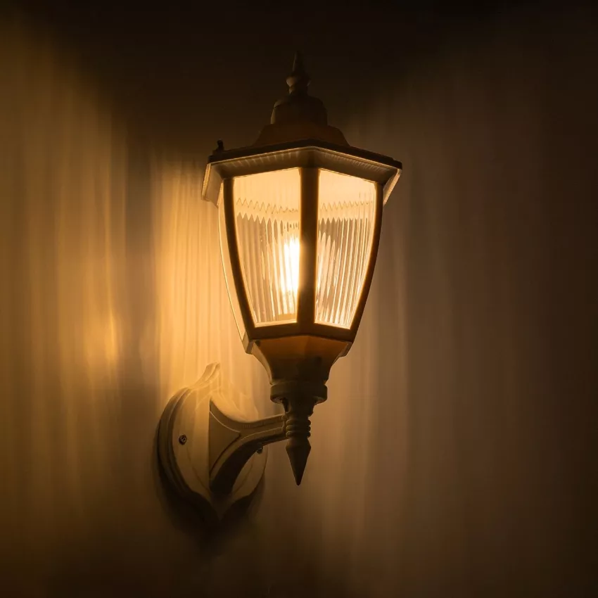 ENGLAND  Vintage Επιτοίχιο Φωτιστικό Φαναράκι Μονόφωτο 1 x E27 IP44 Λευκό Πλαστικό - Μ20 x Π20 x Υ30cm