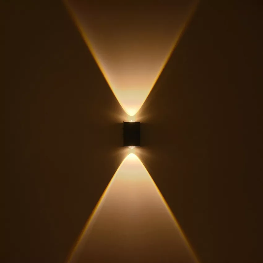 GLOBOSTAR® HIKARI  Μοντέρνο Φωτιστικό Τοίχου - Απλίκα LED 4W 500lm 30° AC 220-240V Αδιάβροχο IP65 Θερμό Λευκό 2700K - CREE XPE Chip & TÜV SÜD Driver - Μαύρο Ματ - Μ6 x Π4 x Υ10.5cm
