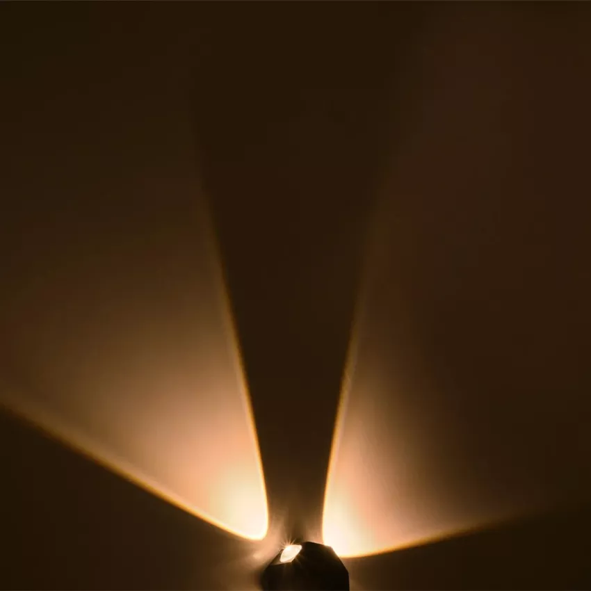 GLOBOSTAR® HIKARI  Μοντέρνο Φωτιστικό Τοίχου - Απλίκα LED 8W 1000lm 30° AC 220-240V Αδιάβροχο IP65 Θερμό Λευκό 2700K - CREE XPE Chip & TÜV SÜD Driver - Μαύρο Ματ - Μ10 x Π4 x Υ10cm