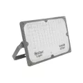 GLOBOSTAR® LUMOVOX  Προβολέας LED 200W 10000lm 120° DC 5V με Φωτοβολταϊκό Panel 5V 12W & Επαναφορτιζόμενη Μπαταρία Li-ion 3.2V 10000mAh Αδιάβροχο IP67 Ψυχρό Λευκό 6000K - 180 x SMD2835 Sanan Chip - Γκρι Ανθρακί - Μ29.5 x Π5.5 x Υ19cm