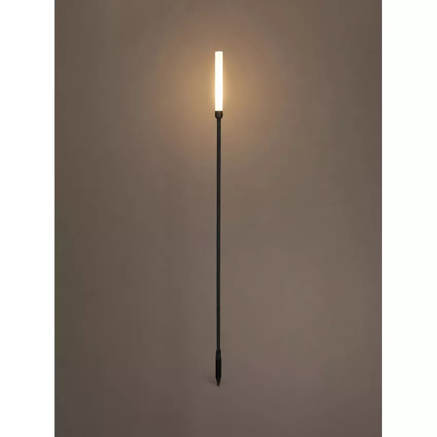 GLOBOSTAR® REED  Φωτιστικό Κολωνάκι Κήπου με Καρφωτή Βάση LED 2W 180lm 360° DC 24V Αδιάβροχο IP65 Θερμό Λευκό 2700K - Sanan SMD Chip - Μαύρο Ματ - Μ2 x Π2 x Υ100cm