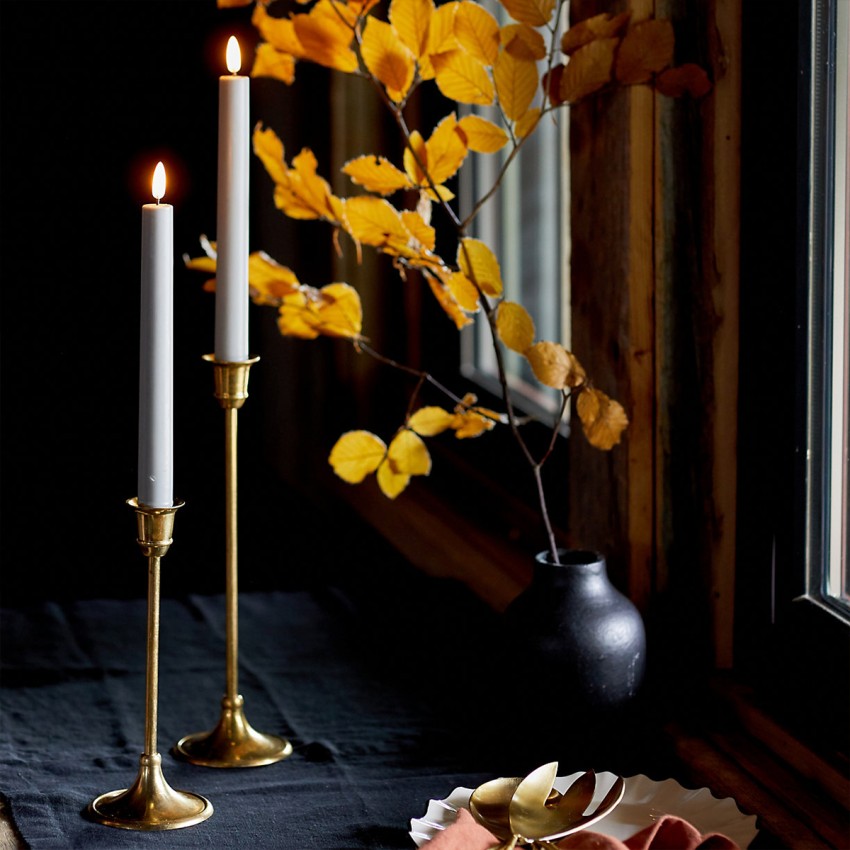 GLOBOSTAR® CANDLESTICKS  Διακοσμητικό Κερi Κηροπηγίου με Εφέ Κινούμενης Φλόγας & IR Ασύρματο Χειριστήριο LED 0.5W 25lm 180° DC 3V με 2xAA Μπαταρίες IP20 Θερμό Λευκό 2700K - Λευκό - Μ2 x Π2 x Υ27.5cm - Πακέτο 12 Τεμαχίων
