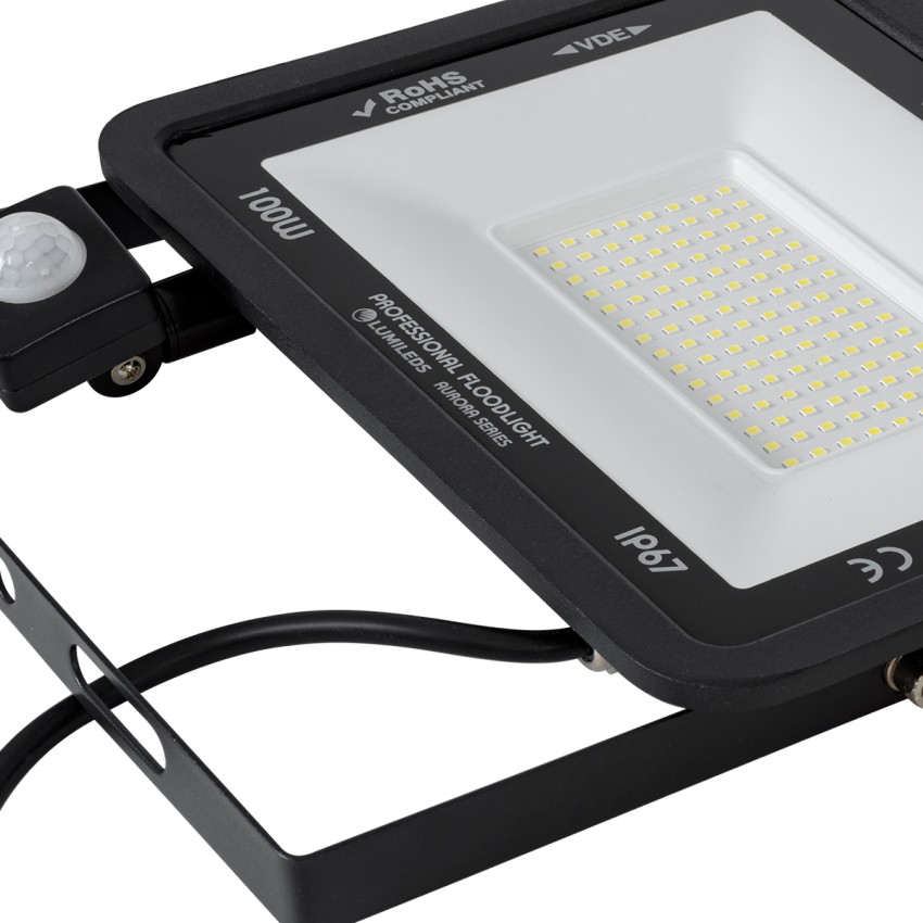 GLOBOSTAR® AURORA  Προβολέας με Ανιχνευτή PIR / Αισθητήρα Κίνησης LED 100W 12500lm 120° AC 220-240V Αδιάβροχο IP67 Ψυχρό Λευκό 6000K - Lumileds SMD Chip  - Μαύρο Ματ - Μ25 x Π6.5 x Υ27.5cm