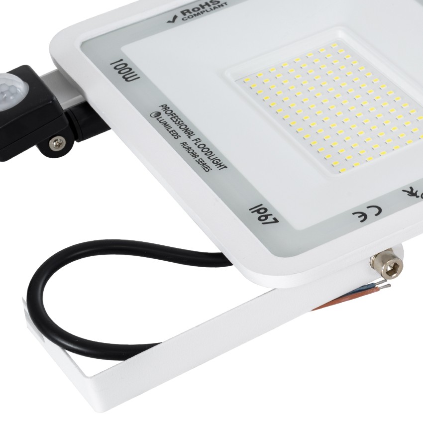 GLOBOSTAR® AURORA  Προβολέας με Ανιχνευτή PIR / Αισθητήρα Κίνησης LED 100W 12500lm 120° AC 220-240V Αδιάβροχο IP67 Ψυχρό Λευκό 6000K - Lumileds SMD Chip  - Λευκό Ματ - Μ25 x Π6.5 x Υ27.5cm