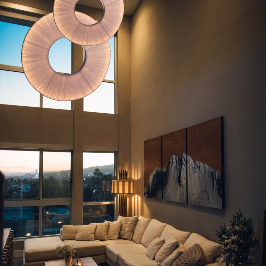 Μονόφωτο Φωτιστικό Σύνθεση από Μέταλλο και Υφασμα – Ιδανικό για Επαγγελματικούς Χώρους και Πολυτελή Σαλόνια CYRC 953/3