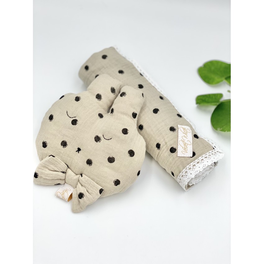 Σετ με κουδουνίστρα Dots από Βαμβακερή Μουσελίνα & πάνα αγκαλιάς σε διάσταση 65x65cm