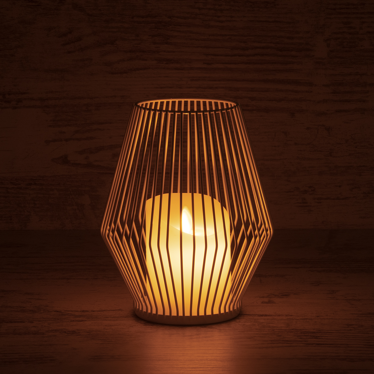 Candle Glint® Διακοσμητικό Realistic Κερί Με Led Εφέ Κινούμενης Φλόγας - Μπαταρίας 2 X Aa (Δεν Συμπεριλαμβάνονται) & Ασύρματο Χειριστήριο Ir Θερμό Λευκό 2700K Dimmable Λευκό Φ16 X Υ18Cm