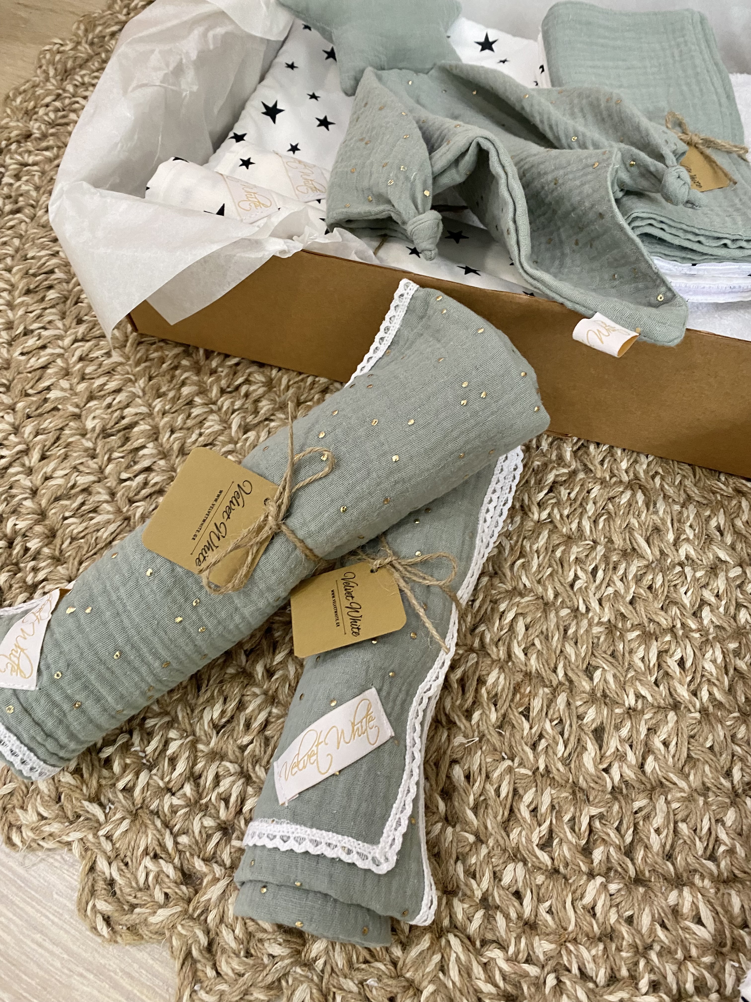 Mint And Stars Baby Box